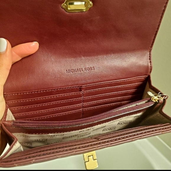 MK authentic bag and wallet set - Picture 6 of 8